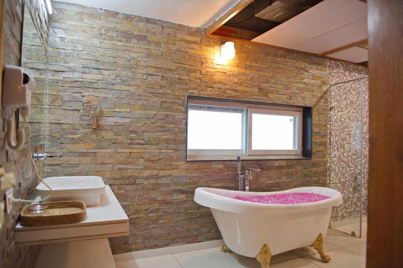 Wild Rose Resort & Spa プシュカル エクステリア 写真